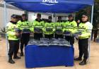 EL GOBERNADOR Y LA CÚPULA POLICIAL ENTREGARON UNIFORMES Y UNA MOTOCICLETA POLICIAL EN LA ISLA DEL CERRITO