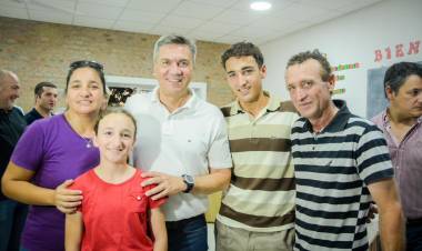 PAMPA DEL INFIERNO: EL GOBIERNO PROVINCIAL ENTREGÓ KITS DE ELEMENTOS PARA PRODUCTORES APÍCOLAS