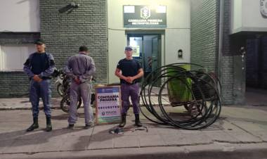 LO ATRAPARON EN PLENA FAENA DE CORTAR CABLES DE TELÉFONO