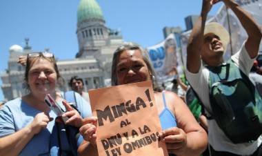 GREMIOS Y ORGANIZACIONES SOCIALES PREPARAN "UNA NUEVA JORNADA DE LUCHA" CONTRA EL AJUSTE DEL GOBIERNO