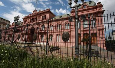 LEY ÓMNIBUS: EL GOBIERNO DESCARGÓ SU FURIA POR LA DERROTA SOBRE LOS GOBERNADORES Y LA OPOSICIÓN LIGHT