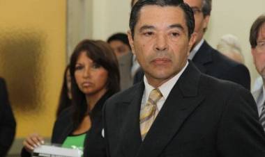 EL REPRESOR EN DOMICILIARIA QUE TIRÓ LA CASA POR LA VENTANA: UNA FIESTA CON 60 INVITADOS Y UN SHOW DE PALITO ORTEGA