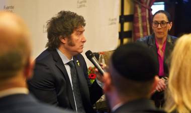 AISLADO, JAVIER MILEI CORTA EL DIÁLOGO CON GOBERNADORES, PIDE LA CABEZA DE FUNCIONARIOS Y SE PLANTEA GOBERNAR VÍA DNU