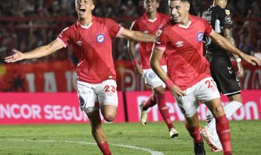 COPA DE LA LIGA: ARGENTINOS FUE SUPERIOR A PLATENSE Y TREPÓ A LA CIMA