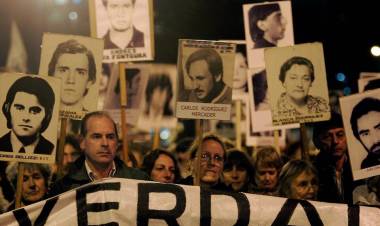 URUGUAY: EL GOBIERNO ELIMINÓ EL TÉRMINO "TERRORISMO DE ESTADO" DE LOS PROGRAMAS EDUCATIVOS