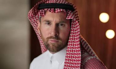 ¿NUEVO LOOK? MESSI SORPRENDIÓ COMO MODELO PARA UNA MARCA DE ARABIA SAUDITA