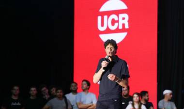 TRAS EL RECHAZO AL DNU, ESTALLÓ LA INTERNA DE LA UCR