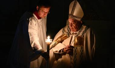 FRANCISCO, MUY ACTIVO EN LA SEMANA SANTA
