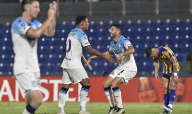 COPA SUDAMERICANA: RACING SE TRAJO TRES PUNTOS VALIOSOS DE PARAGUAY