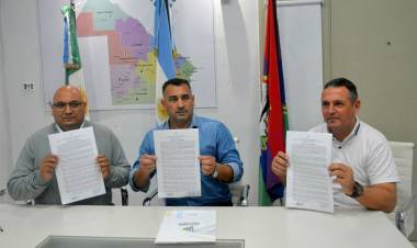 EL INSTITUTO DEL DEPORTE CHAQUEÑO FIRMÓ CONVENIOS CON LOS MUNICIPIOS DE SANTA SYLVINA Y COTE LAI 