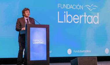 JAVIER MILEI, EN EL PAÍS DE LAS MARAVILLAS: "LOS SALARIOS LE ESTÁN GANANDO A LA INFLACIÓN"