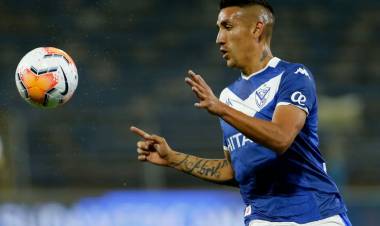 CENTURIÓN NO ESTÁ YENDO A VÉLEZ PERO NO ESTÁ DESAPARECIDO