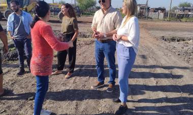ATENCIÓN INMEDIATA: EL GOBIERNO PROVINCIAL ESTUVO EN LA CHACRA N° 138 DE RESISTENCIA DONDE SE REALIZARON TRABAJOS PARA MEJORAR LA CALIDAD DE VIDA DE VECINOS DE LA ZONA