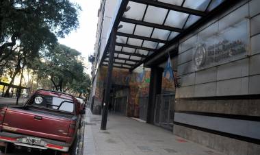 CADA MES SE CAEN 23 MIL EMPLEOS PRIVADOS