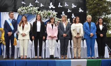 SANTA SYLVINA: ZDERO PRESIDIÓ EL ACTO CENTRAL POR EL DÍA DE LA BANDERA