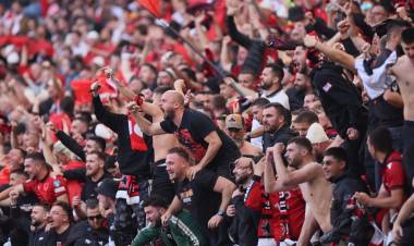 SERBIA AMENAZA CON IRSE DE LA EUROCOPA POR LOS CANTOS EN ALBANIA-CROACIA