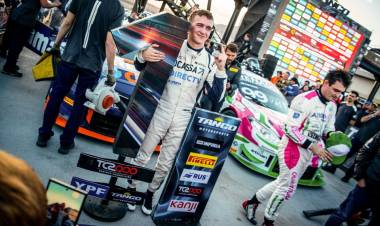 TC2000: TIAGO PERNÍA SE IMPUSO EN EL VILLICUM