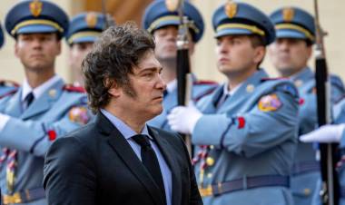 OPERACIÓN "V", DATOS FICTICIOS Y NÚMEROS MANIPULADOS