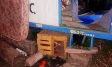 INTENTARON LINCHAR A SUPUESTO LADRÓN, PERO HIRIERON A EFECTIVO POLICIAL Y CAUSARON DESTROZOS A CASILLA POLICIAL