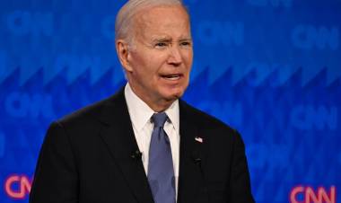 LÍDERES DEMÓCRATAS CIERRAN FILAS EN TORNO A BIDEN