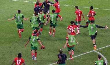 PORTUGAL ENCONTRÓ A SU DIBU MARTÍNEZ: TRES PENALES ATAJADOS Y A CUARTOS