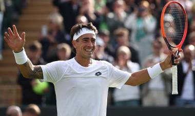 COMESAÑA SIGUE SORPRENDIENDO AL MUNDO EN WIMBLEDON