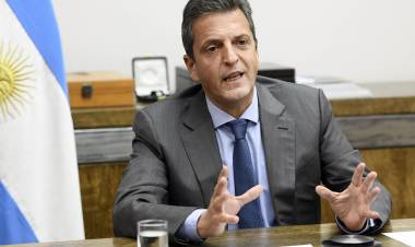 SERGIO MASSA SE MUEVE EN SILENCIO Y MANDA MENSAJES PARA TODOS LADOS