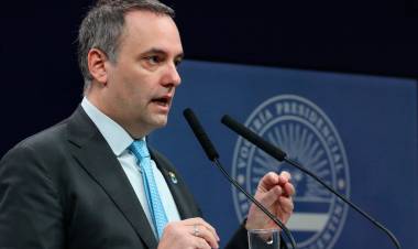 "NO HAY NEGOCIACIONES FORMALES CON EL FMI"
