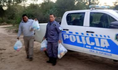 COLABORACIÓN POLICIAL PERMITIÓ QUE 20 FAMILAS RECIBAN SUS ALIMENTOS 