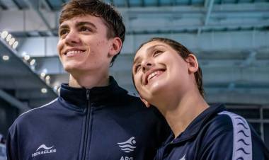 AGOSTINA HEIN Y ULISES SARAVIA: EL CUERPO EN EL AGUA Y LOS PIES SOBRE LA TIERRA