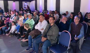 PRESENTACIÓN DEL PROYECTO "BANCO DE CANCIONES CHACO" EN EL STAND DEL PODER LEGISLATIVO EN LA BIENAL