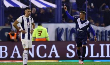 VÉLEZ MOSTRÓ AUTORIDAD Y GOLEÓ A TALLERES