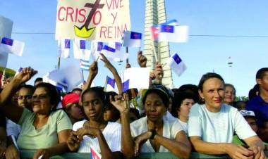 CRISTIANOS CUBANOS LUCHAN CONTRA EL ADOCTRINAMIENTO ESCOLAR DE SUS HIJOS