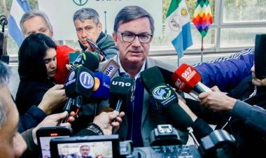 LA PROVINCIA CUMPLE CON EL PAGO DE UNA DEUDA DE 2016: “ESTAMOS HACIENDO FRENTE A OTRA BOMBA DE TIEMPO”, DIJO GUTIÉRREZ