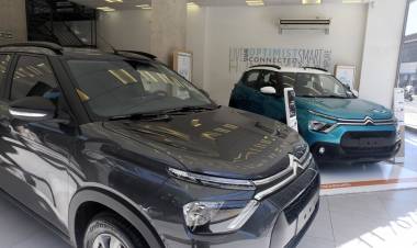 AUTOS, BIEN POR DEBAJO DEL 2023