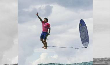 JJ.OO: LA MILAGROSA FOTO DE GABRIEL MEDINA, EL SURFISTA QUE SEÑALA A JESÚS