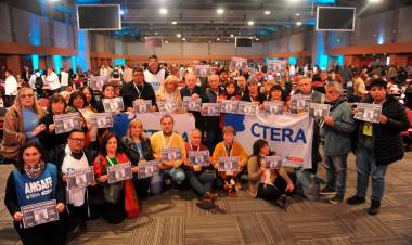 EDUCADORES DE TODO EL MUNDO DEMANDAN LA APARICIÓN CON VIDA DE LOAN PEÑA