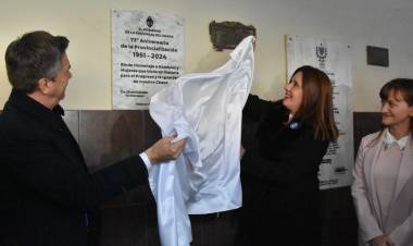 73° ANIVERSARIO DE LA PROVINCIALIZACIÓN: ALUMNOS DE 4° GRADO PROMETIERON LEALTAD A LA BANDERA DEL CHACO