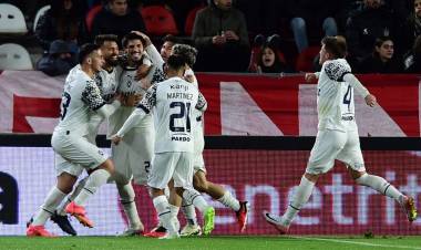 DOS CABEZAZOS Y A OTRA COSA: INDEPENDIENTE SORPRENDIÓ A ESTUDIANTES