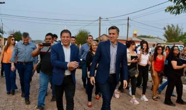 OBRAS PARA PRESIDENCIA ROCA: INAUGURACIÓN DE RIPIO Y CORDÓN CUNETA PARA LA COMUNIDAD