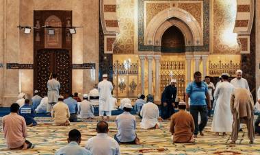 IRÁN: UN MILLÓN DE MUSULMANES SE VUELVE A CRISTO MIENTRAS CIERRAN 50.000 MEZQUITAS