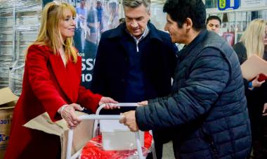 EL GOBERNADOR ZDERO ENTREGÓ AYUDAS TÉCNICAS DE PRÓTESIS A AFILIADOS DE INSSSEP