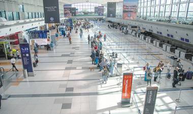 SALEN MUCHOS, VIENEN MENOS