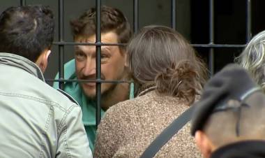 UN PEDÓFILO QUE SONRÍE TRAS LAS REJAS