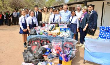TACO POZO: EL GOBERNADOR ZDERO ACOMPAÑÓ “UNA ESCUELA DIFERENTE”, UN PROYECTO EDUCATIVO INNOVADOR, EN EL PARAJE OJO DE AGUA