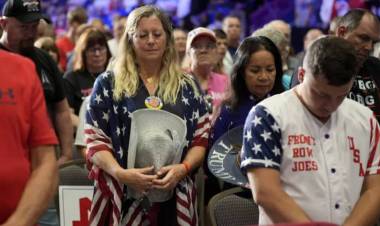 OCHO DE CADA DIEZ EVANGÉLICOS BLANCOS VOTARÁN A TRUMP