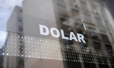 FINANCISTAS CELEBRAN EL ULTRAAJUSTE FISCAL PARA GARANTIZAR EL PAGO DE LA DEUDA