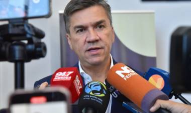 EL GOBERNADOR ZDERO ANUNCIÓ EL PAGO DE SUELDOS CON EL INCREMENTO DEL 7,5% PARA LA ADMINISTRACIÓN PÚBLICA