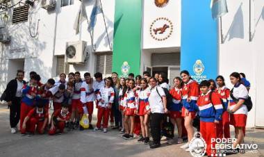 EL PODER LEGISLATIVO Y LA ESCUELA: ESTUDIANTES DE TODA LA PROVINCIA CONTINÚAN VISITANDO LA CASA DE LA DEMOCRACIA