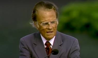 LA BGA PUEDE DEMANDAR A ‘EVANGÉLICOS POR HARRIS’ POR USAR A BILLY GRAHAM EN CAMPAÑA ANTI-TRUMP